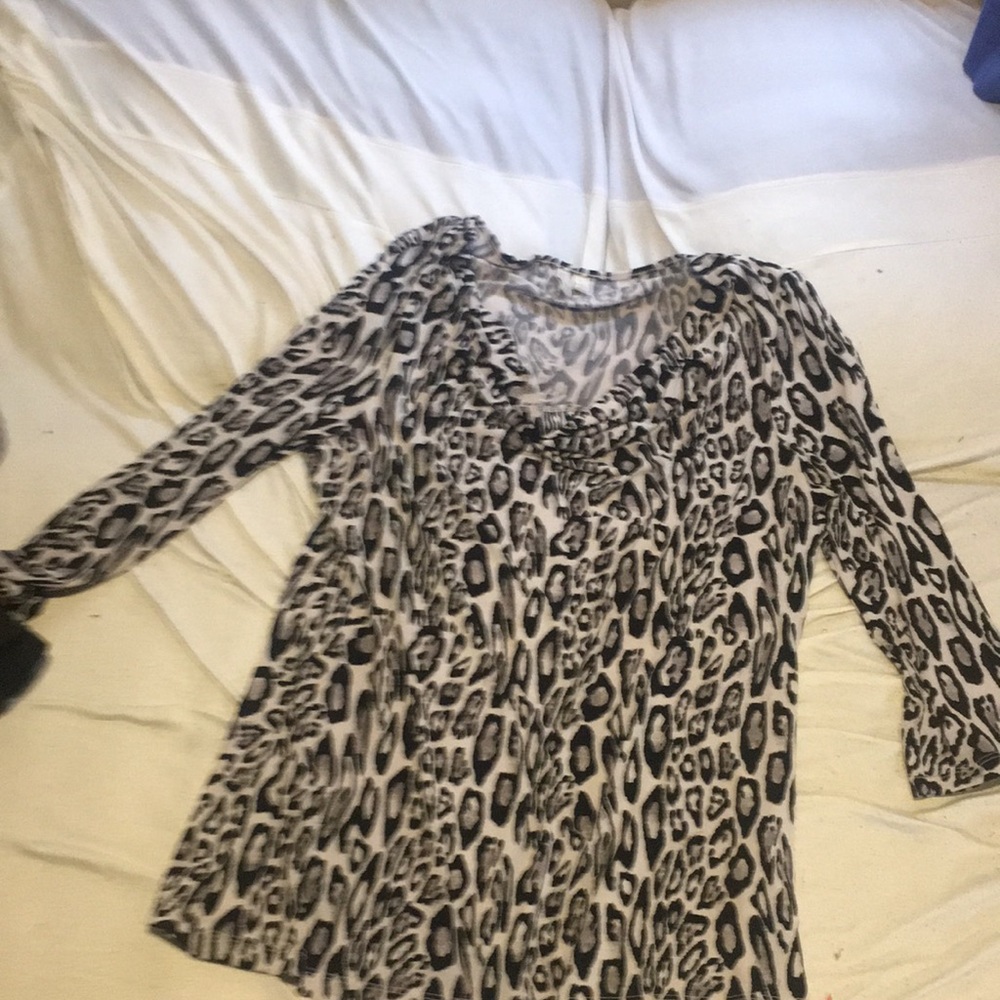 Black and silver cheetah print hang at neck half sleeve blouse size large